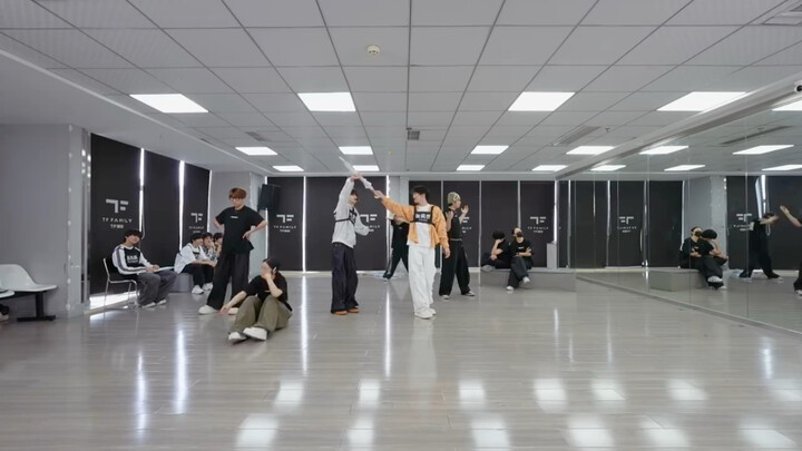 【จางอี้หรัน-หลี่ยววี่ตง】ฉบับห้องซ้อม “ปราสาทแห่งรัก”