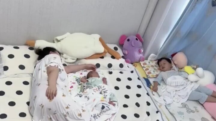 Đứa trẻ hiểu chuyện "anh trai" nhóc con loài người" truyền tải
