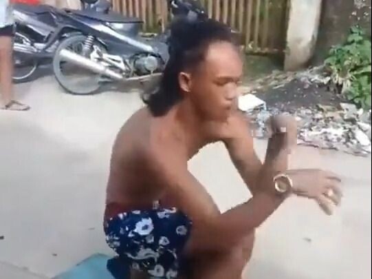 The动作 is performed in one smooth motion.