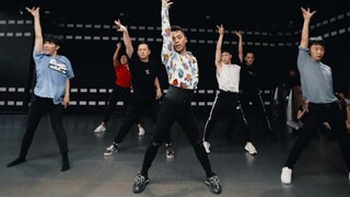 Bài hát thử thách nhảy vũ đạo Jazz của Ariana Grande "Rain On Me" Ngày 25