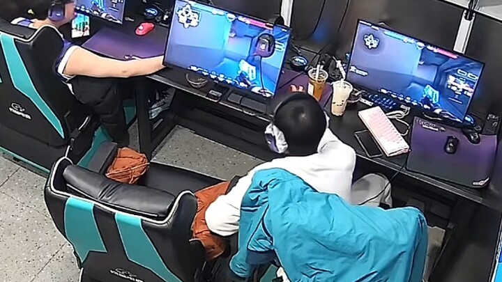 พวกเธอสองคนมาเปิดนักเดินทางด้วยกันสิ