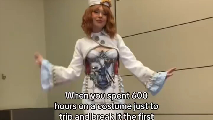 小姐姐花600小时做的裙子