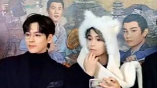 เหมาเหมาเอาหัวเข้าไป คุณกำลังกระซิบอะไร~