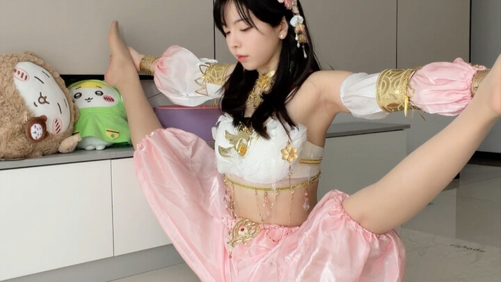 Thói quen tập yoga hàng ngày, trang phục hôm nay trông như một chú bướm hồng