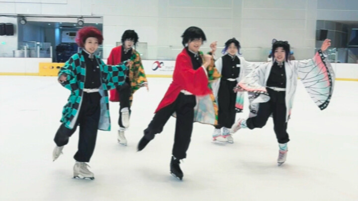 After wrapping the shoot, Yushiro Tobioka took everyone ice skating! A “wrap party” skit dance～