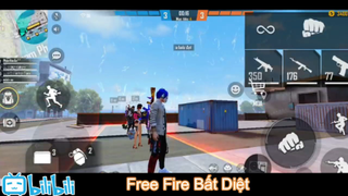 FF10 Xếp hàng chào cờ nè :v #freefire