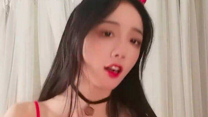 Tarian Natal: Saudari, apakah kamu masih beradaptasi dengan tubuh ini?