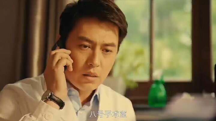 Nửa đêm về đến nhà thấy vợ đang ngủ say, anh liền nổi giận