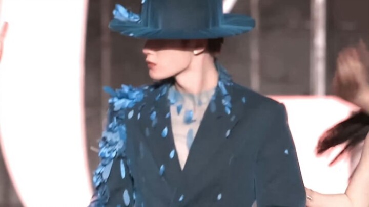 [Đàm Kiến Từ] Tôi thích cảm giác bking này quá! Thật thư giãn! Đây có phải là cảm giác nhịp nhàng củ