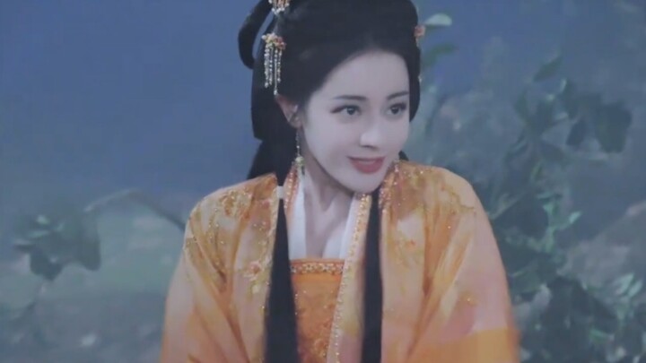 Teresa Teng: How should I play the villainous director? Director: Just tone it down a bit.