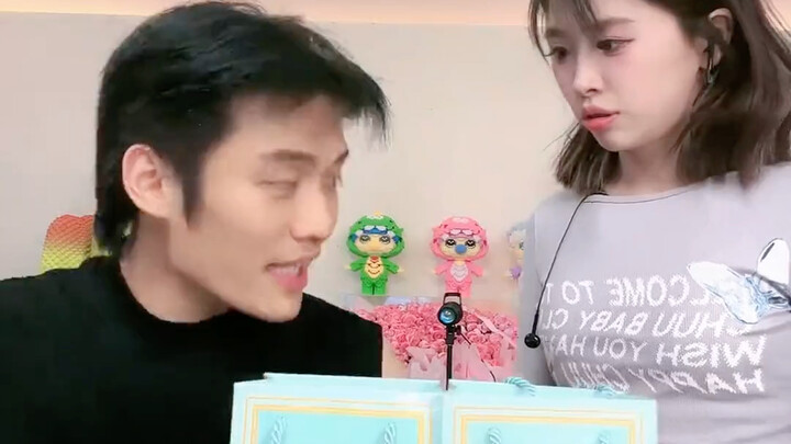 สองอาจารย์ลูกศิษย์คู่นี้รวมกันน่าจะมีเล่ห์เหลี่ยมถึง 800 อย่างเลยนะ