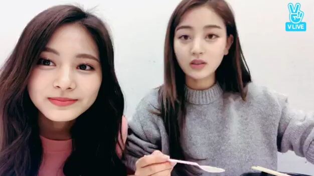 tzuyu & jihyo