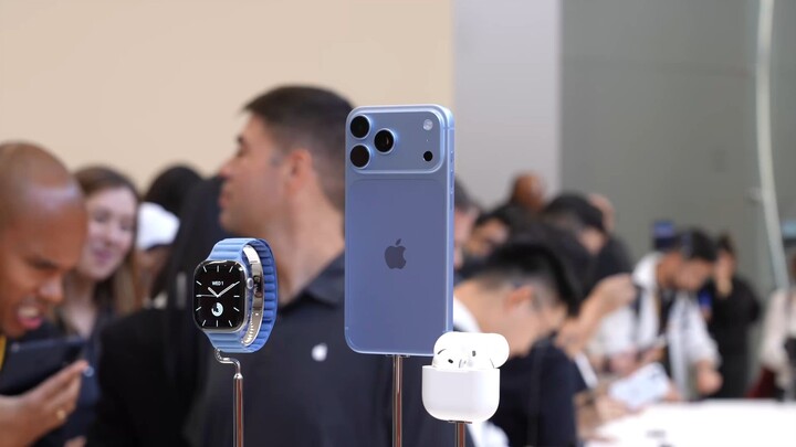 iPhone 18 Pro จะหน้าตาแบบนี้! คุณชอบสีน้ำเงินธารน้ำแข็งหรือสีแดงเบอร์กันดีมากกว่ากัน?