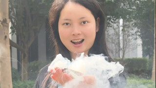 สวมควันและกลายเป็นคนแรกที่เต็มไปด้วยควันบนอินเทอร์เน็ต