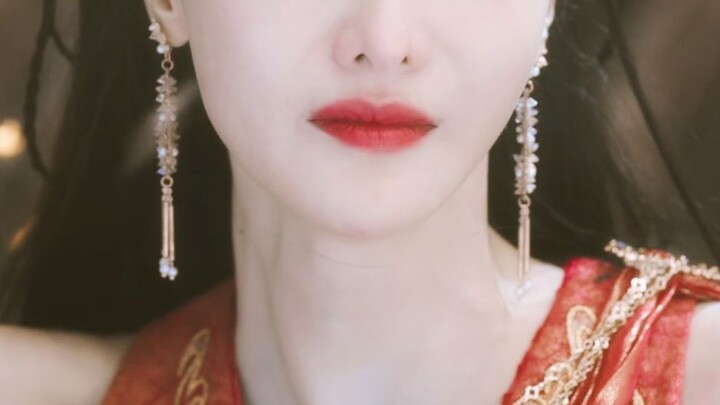 Chillingly stunning! This lady’s back with a fiery red outfit!!!