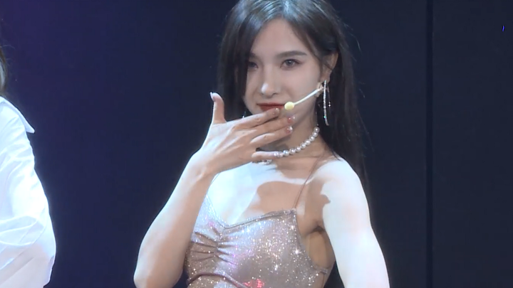 So many beautiful legs, it's dazzling—the full cast version of "Electric Shock"