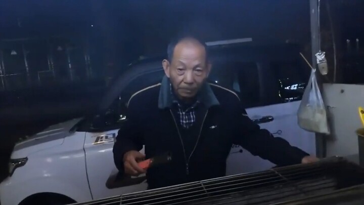 «لقد أصبح بهذا الشكل، هل يمكنه أن يتركك جائعًا؟»