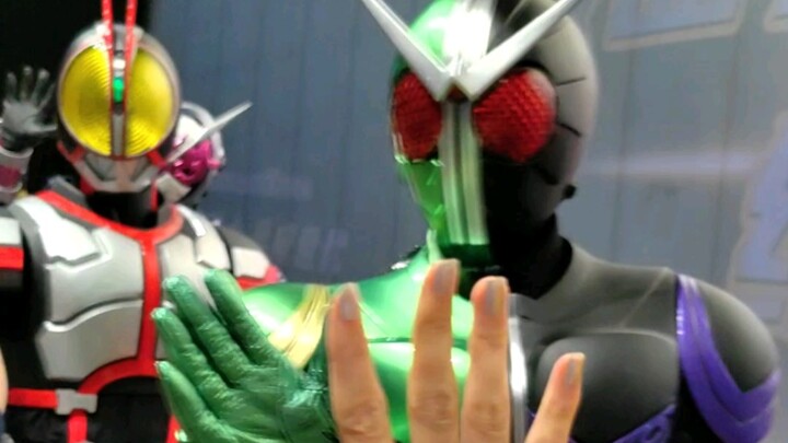 Alas, I say you don't understand the feeling of high-fiving six Kamen Riders