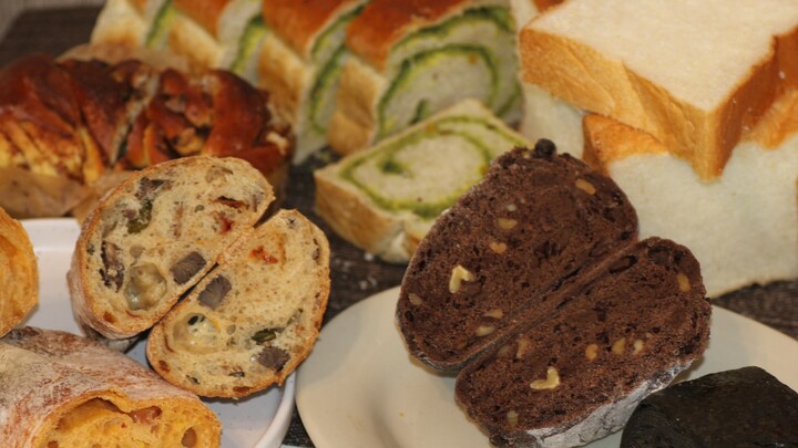 إن خبز أكثر من 1000 رغيف خبز في اليوم لشيءٌ يثير إعجابنا حقًا!