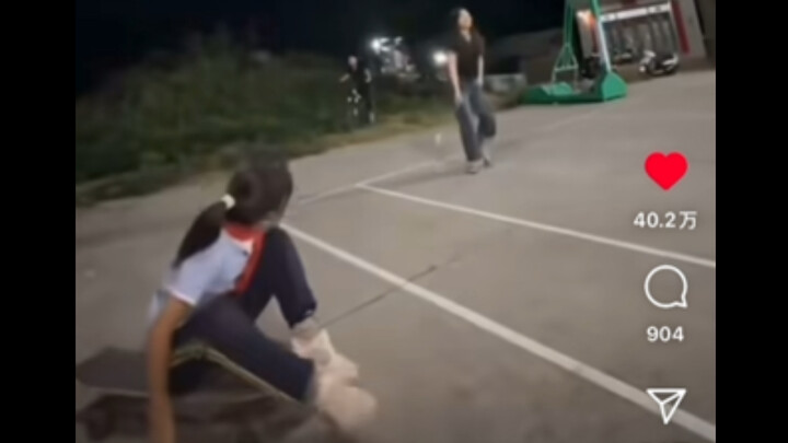 外网热议国内女孩突然问女生：你30岁了吗？我有个单身老爹，老外也暖到！