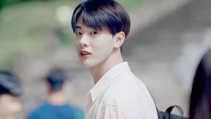 Diễn viên chính phim Hàn đang tụt hạng nhan sắc? Mong các anh chàng sinh năm 1995 chăm chỉ hoạt động