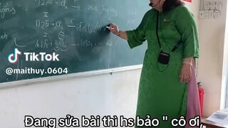 Cô giáo này chuppy quá