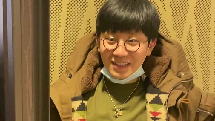 حيل بسيطة لتوفير المال عند طلب الماليتانغ، يا رفاق، شوفوا كيف الأخ الكبير مضحك ومسلي!