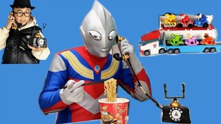 Ultraman thật đang ăn mì bò, và sau khi nhận được cuộc gọi từ Ozawa, anh ta đã gửi cho Ozawa một món