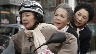 3个老太太辛苦存了8年钱被抢，为拿回钱，她们抢劫了银行