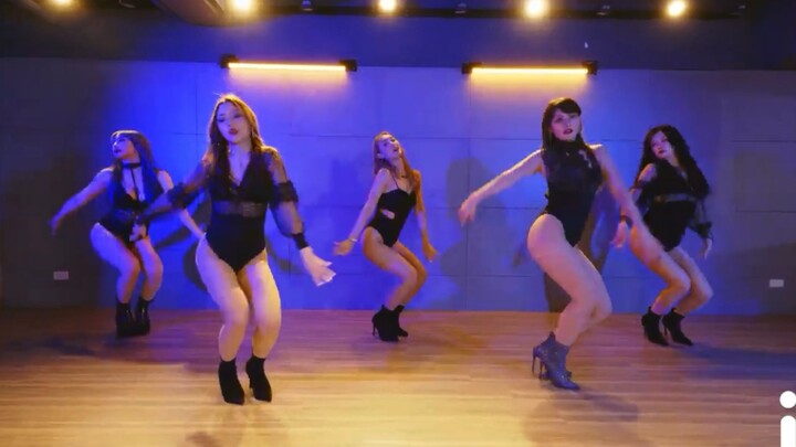 Nhóm nhạc nữ Hàn Quốc nhảy Stay Tonight Zoey
