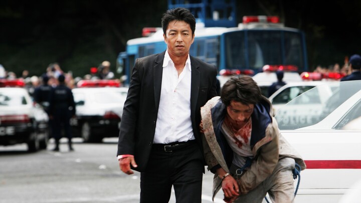 A wealthy tycoon offers a billion-yuan bounty to avenge his granddaughter, and people all over the c