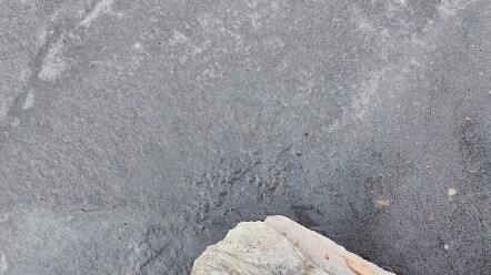A Tsinghua University student dropped his Huawei Mate 50 into the Peking University Ice Lake for hal