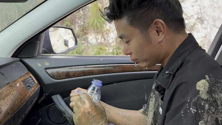 Saat saudara naik mobilmu