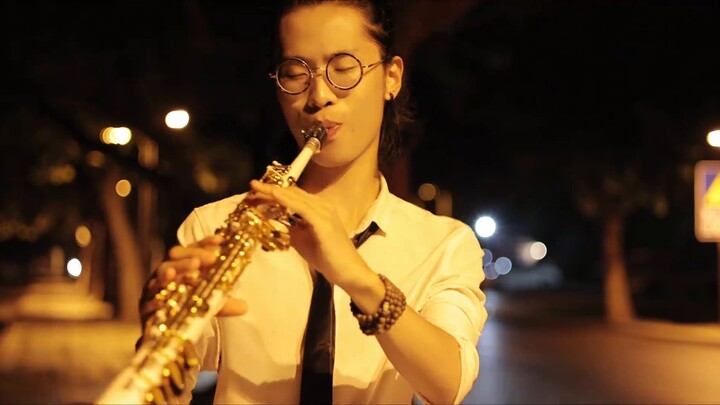 The full version of "Still Wandering" on the street saxophone is too elegant!