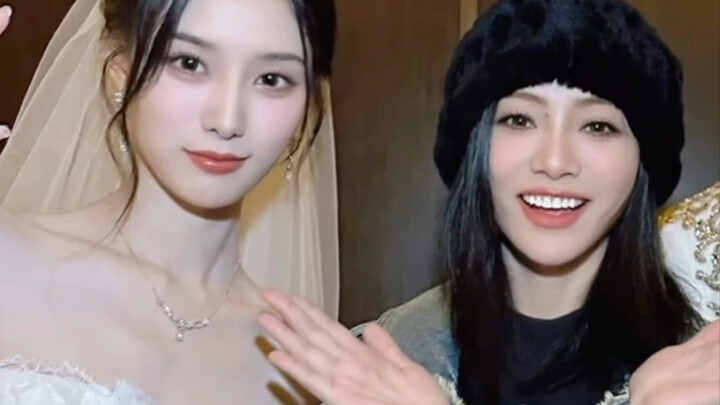 يبدو أن شيه كه يين في حفل زفاف هوانغ تزو تاو وشو يي يانغ مثل امرأة نحاسية يائسة...