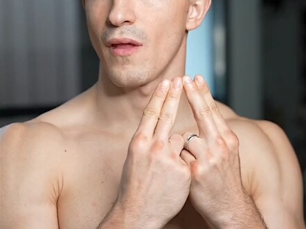 怎么吹口哨？？