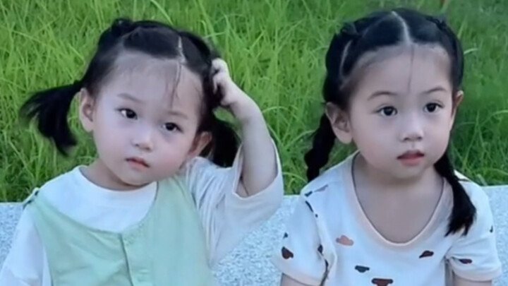 Two sisters just two years apart—yet they’re always mistaken for twins… Qin Yi has finally turned th