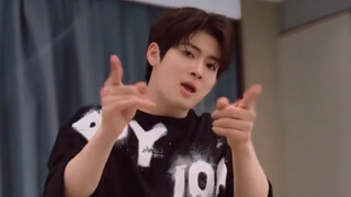 شعور مريح! لي مان يرقص نسخة لي جون وكيم تاي هيونغ من أغنية what's your fantasy!