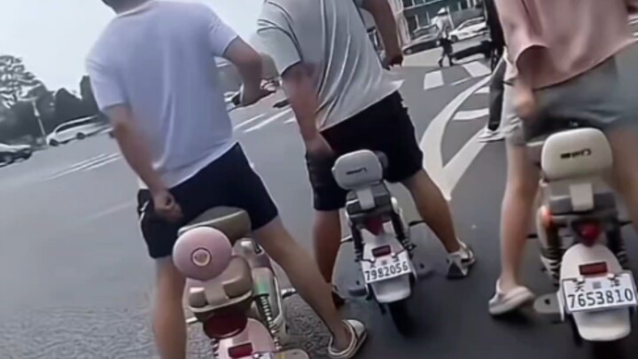 Nếu cách đây mười năm mà tôi đăng video này thì chắc đã bị mọi người chém thành mây máu rồi
