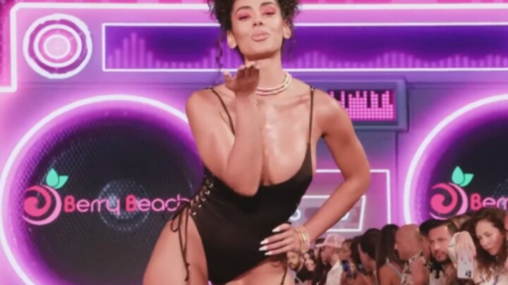 Super healthy body, eats everything deliciously series! You stumbled upon this by sheer luck!