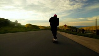 “希望我们，勇敢、自由、松弛、随性、及时行乐！”