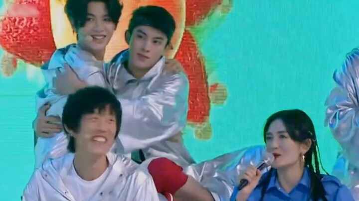 Didi is so cute!