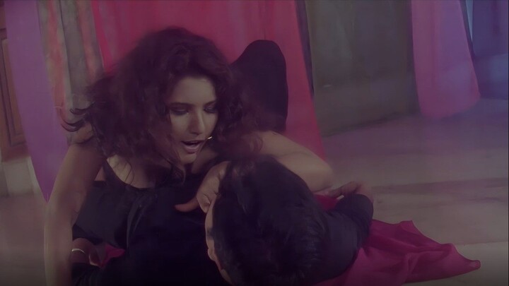 EK KUWARA TEEN KUWARI (2002) HD - Aa Mujhe Pyar Kar