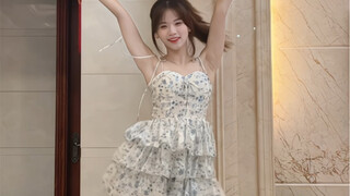 【dinosaur】High ponytail floral skirt with youthful and energetic little dance!