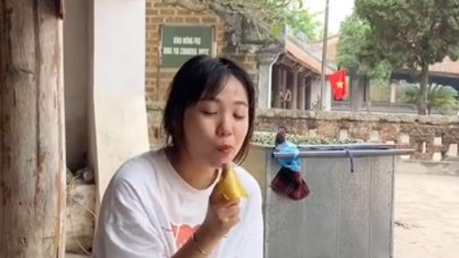 _Xuyên không_ đến Làng cổ Đường Lâm cùng xúc xích PONNIE _ Tiểu Màn Thầu