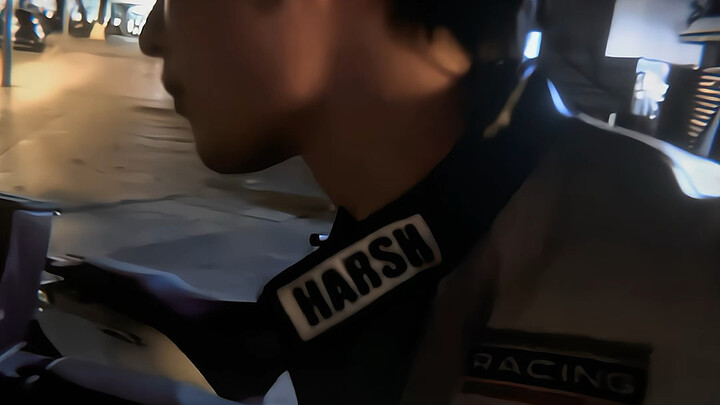 “Bengkok.. bengkok?”