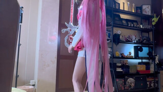 家里电梯坏了，住三楼每天都不想出门，工作还得去地下室拿东西，跑死了！！已经喊人修了！让小衣又别急！
