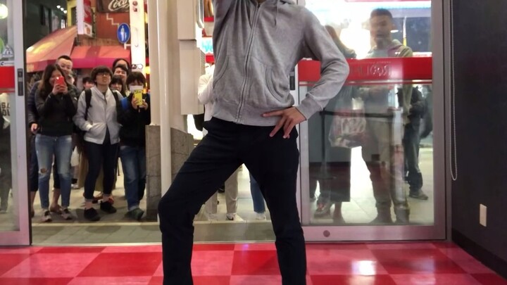 Pria muda energik lainnya menari Daisuke【Evolusi Tari】