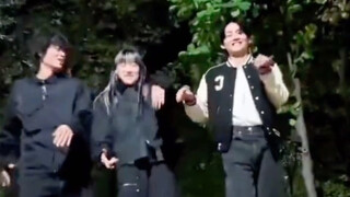 [Kim Taehyung] Taetae live streams a smoke dance! The cute, soft-and-cute version of smoke is so ado