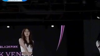 blackpink ❤️❤️❤️👏👏jisoo dancing skills